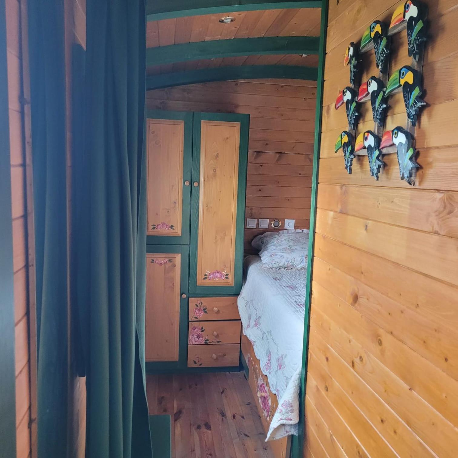 Roulotte Maisonthiers Blanot  Exteriör bild
